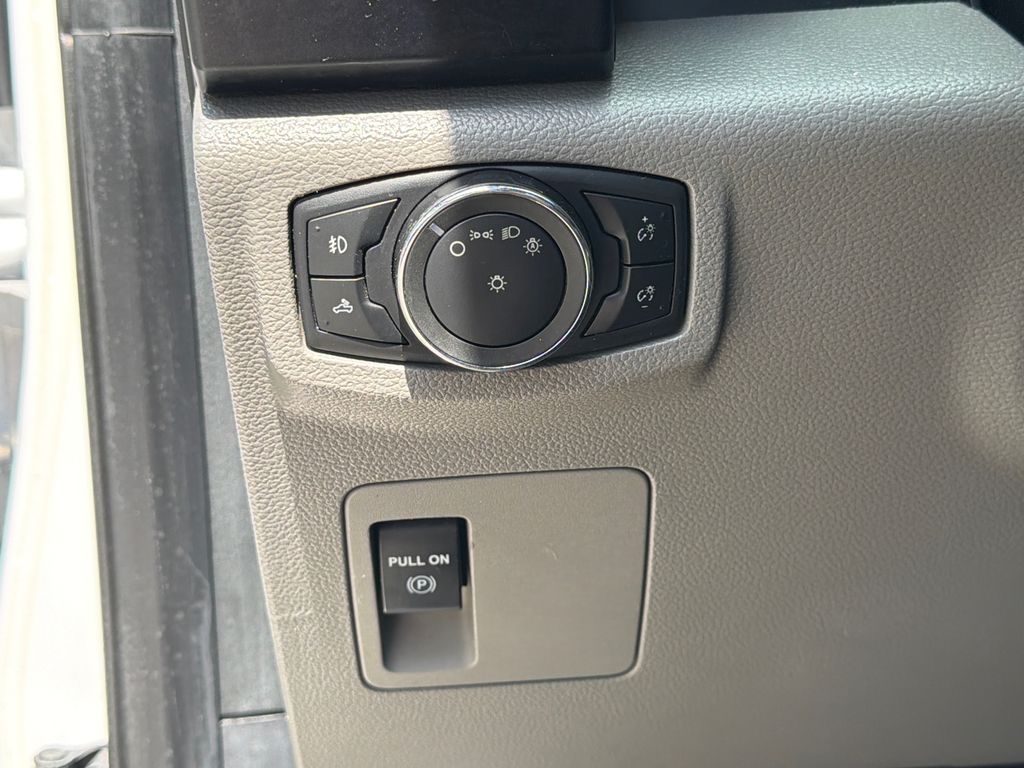 Thumbnail: 2015 Ford F-150 - 24