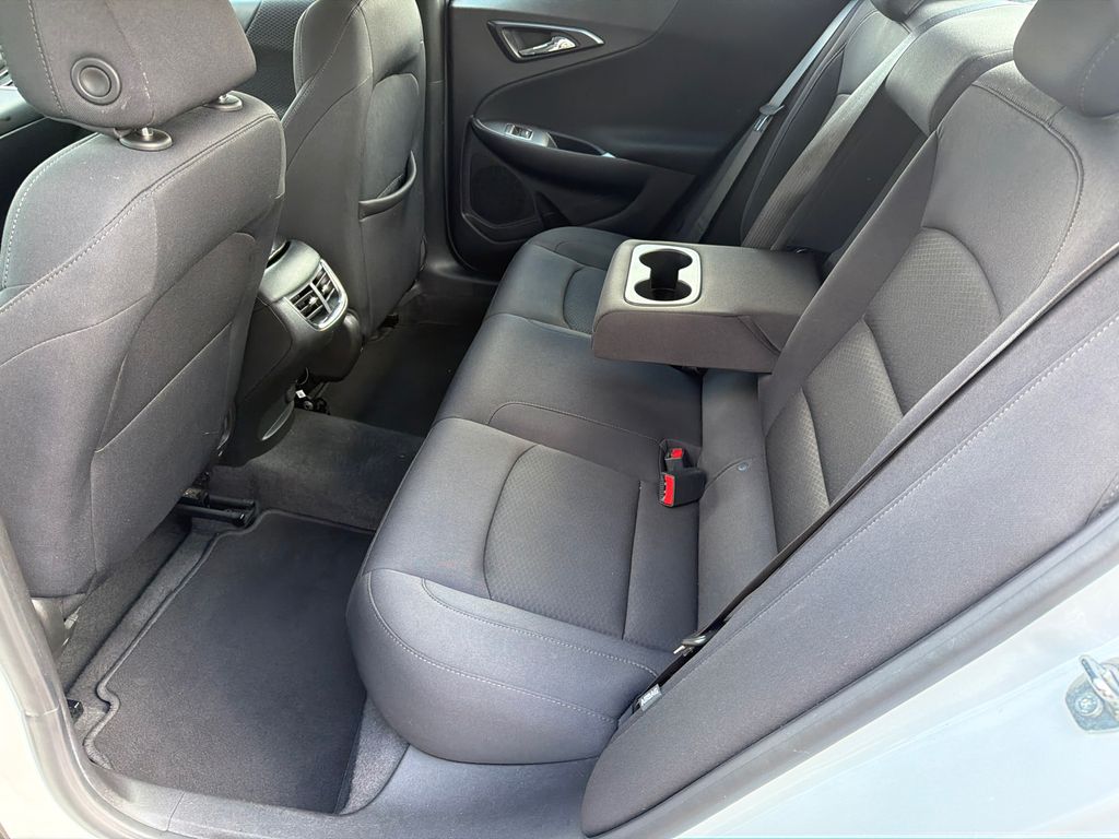 Thumbnail: 2024 Chevrolet Malibu - 24