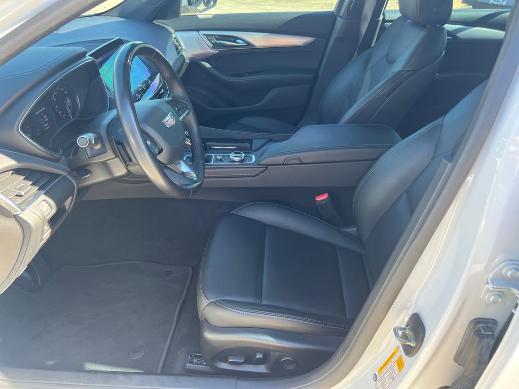 Thumbnail: 2023 Cadillac CT5 - 9