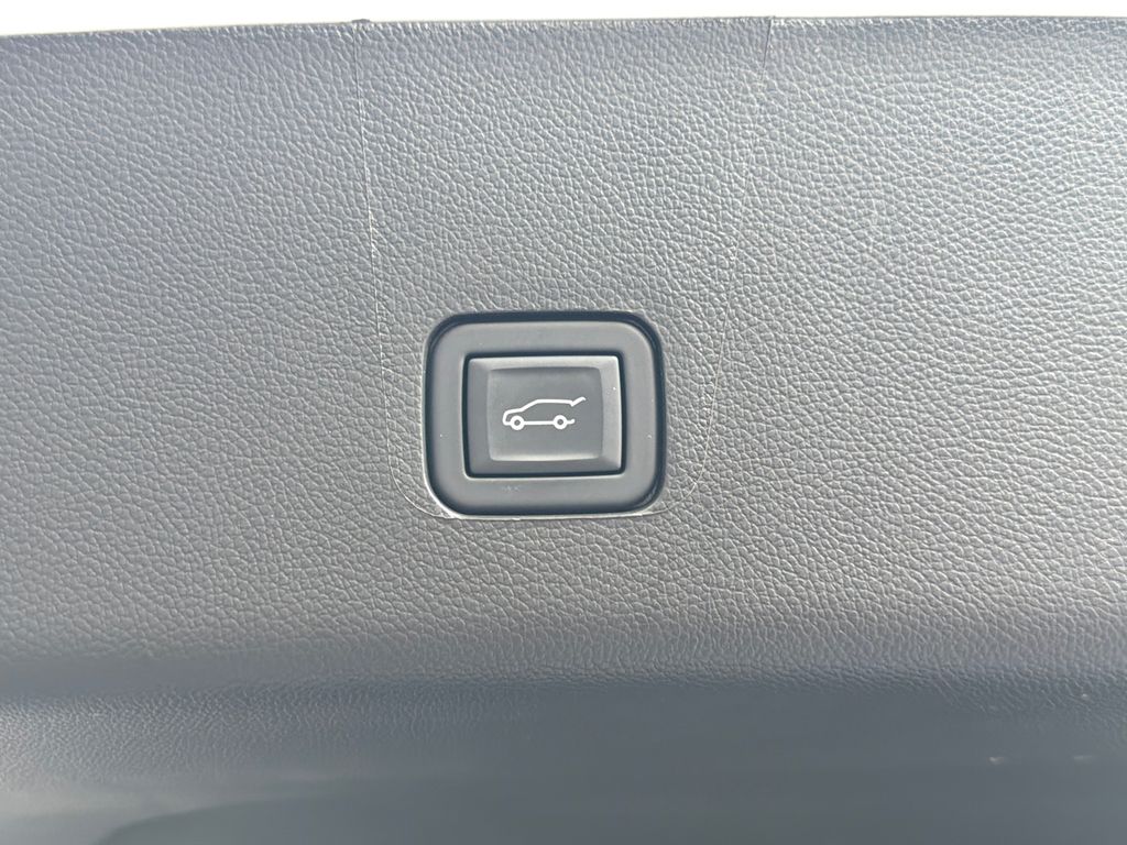 Thumbnail: 2024 Chevrolet Traverse - 24