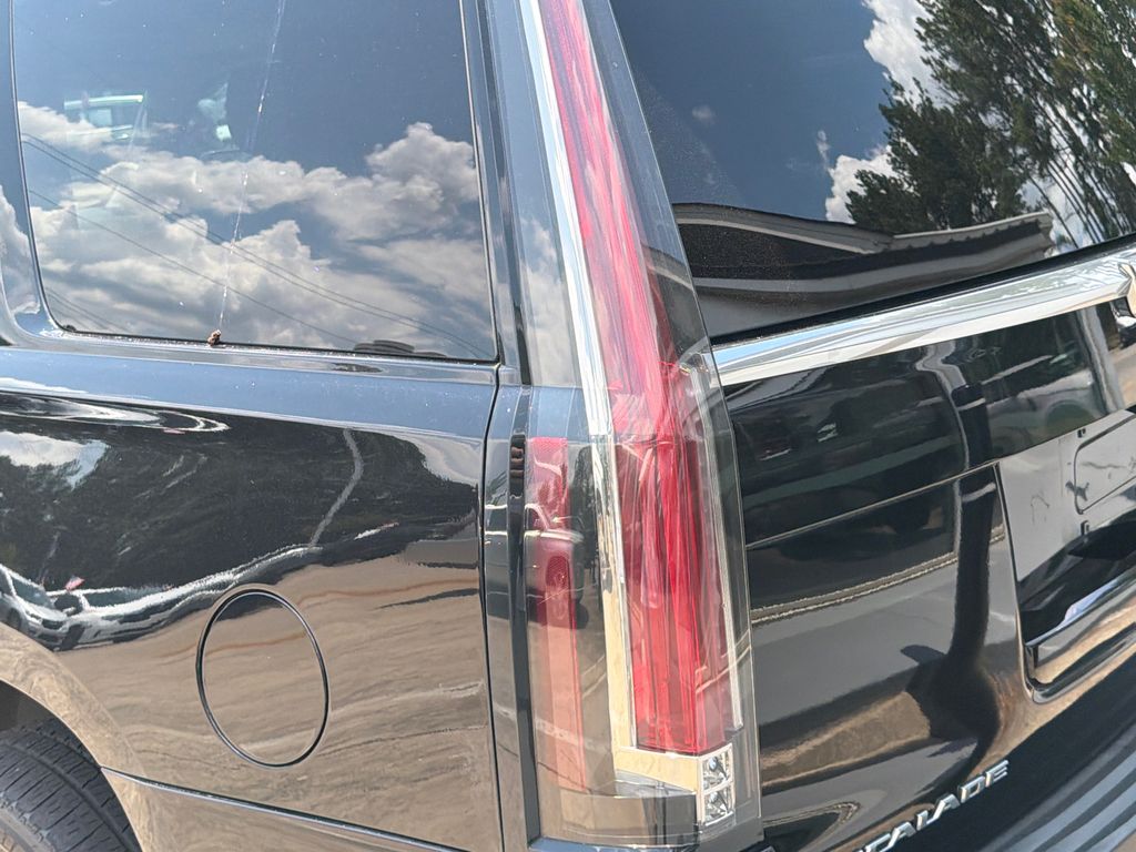 Thumbnail: 2020 Cadillac Escalade - 7