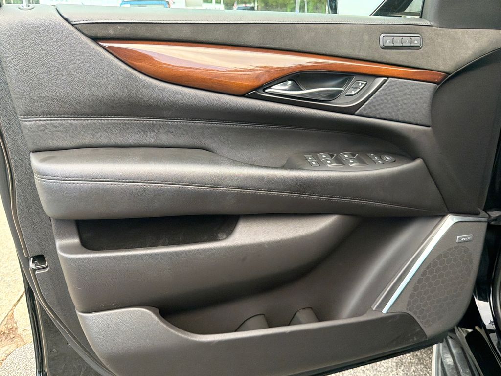 Thumbnail: 2020 Cadillac Escalade - 21