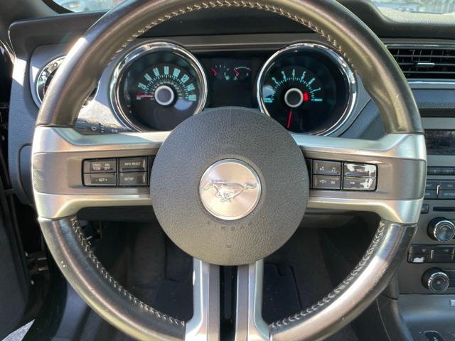 2013 Ford Mustang Base 6