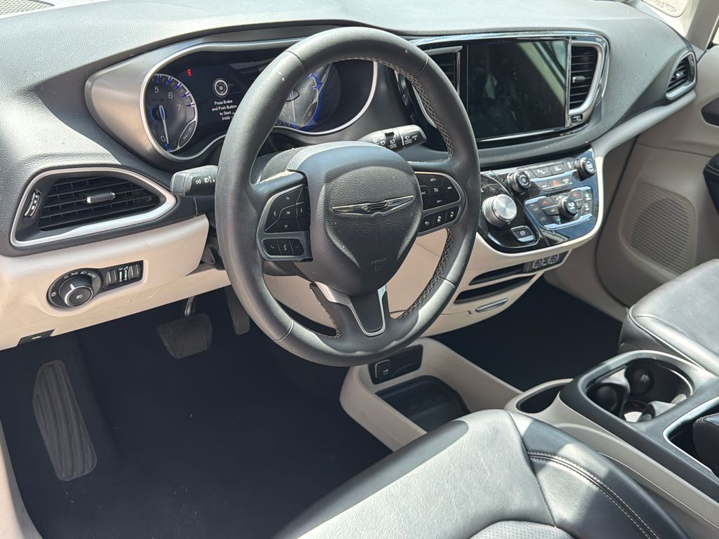 Thumbnail: 2023 Chrysler Pacifica - 2