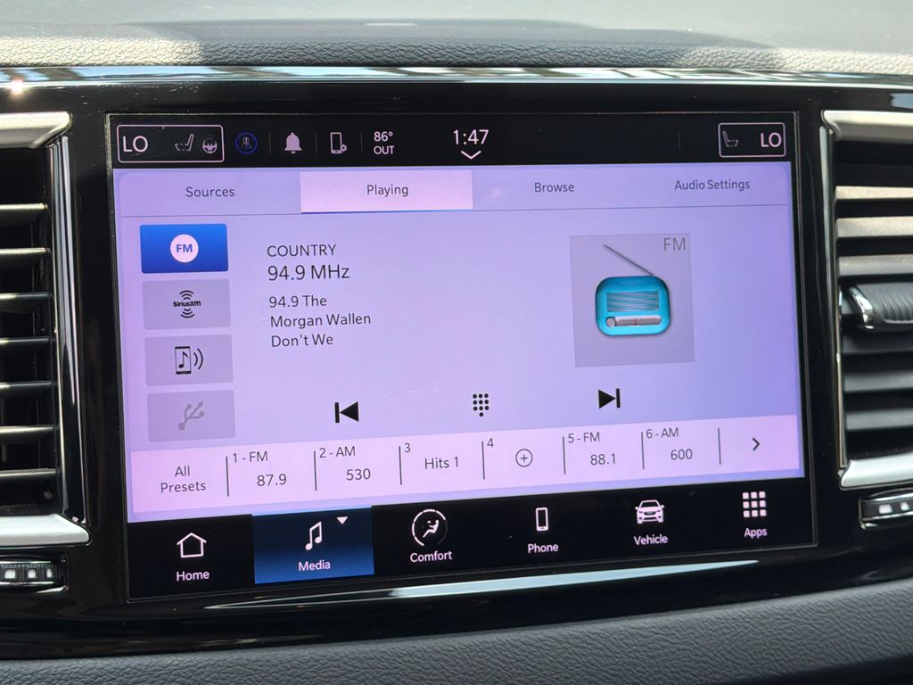 Thumbnail: 2023 Chrysler Pacifica - 28