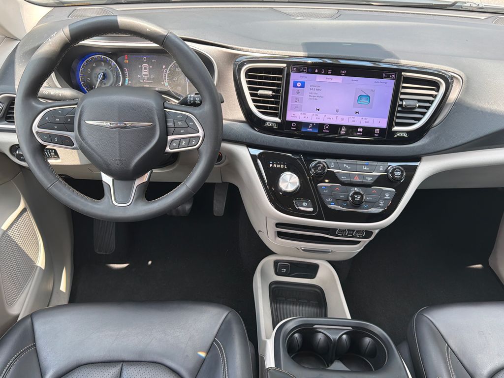 Thumbnail: 2023 Chrysler Pacifica - 12