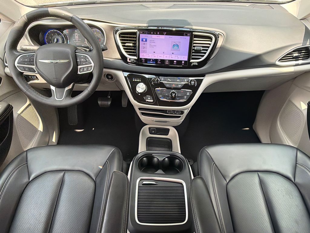 Thumbnail: 2023 Chrysler Pacifica - 8