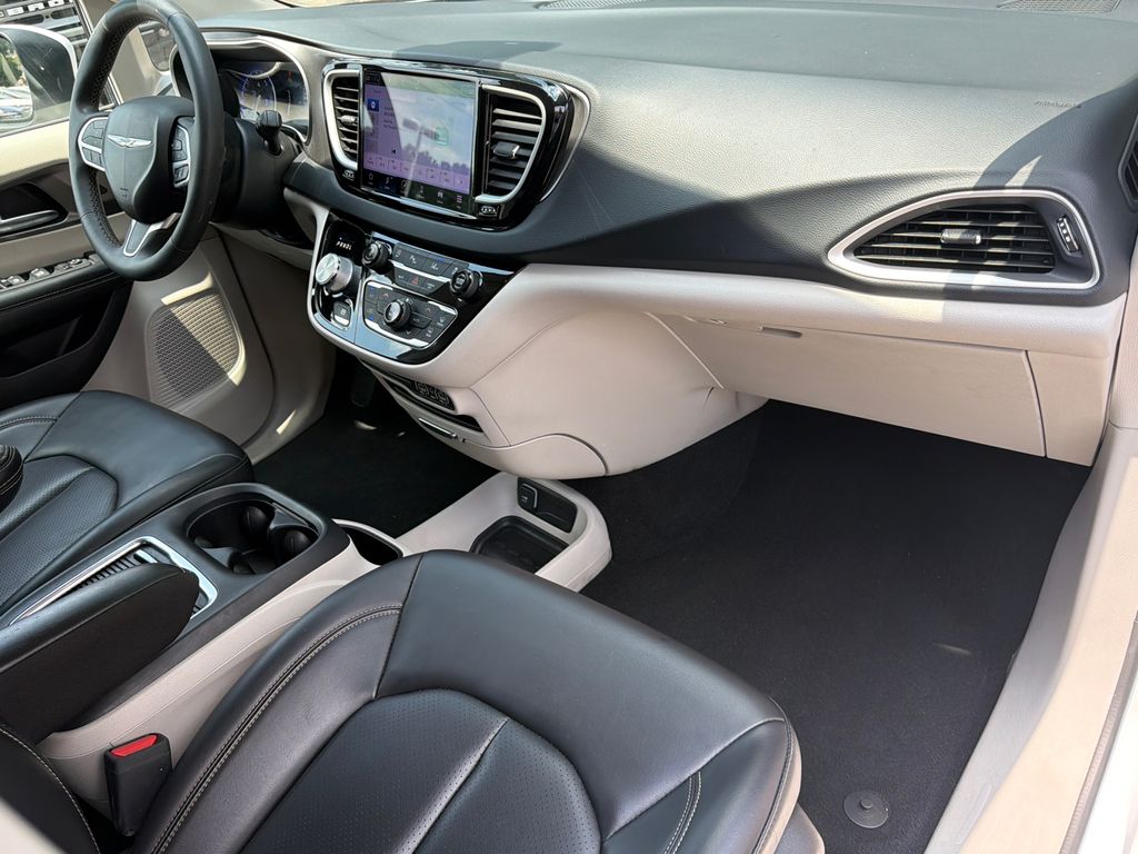 Thumbnail: 2023 Chrysler Pacifica - 2