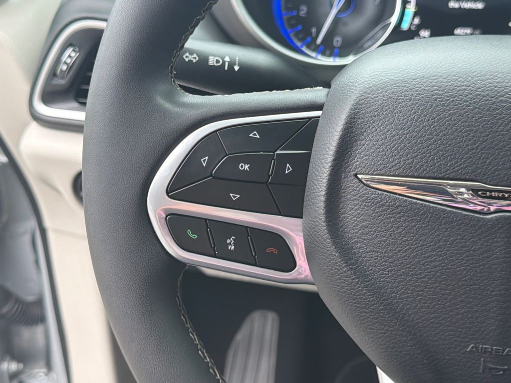 Thumbnail: 2024 Chrysler Pacifica - 26