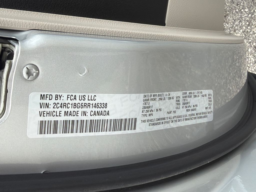 Thumbnail: 2024 Chrysler Pacifica - 18