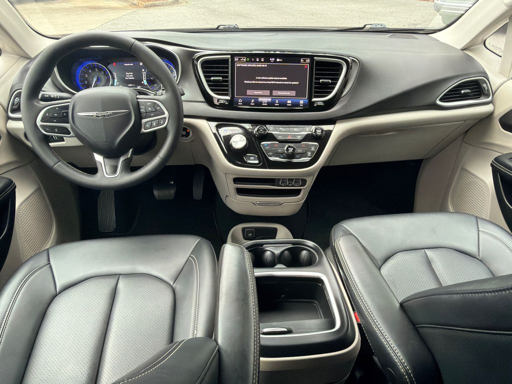 Thumbnail: 2024 Chrysler Pacifica - 8