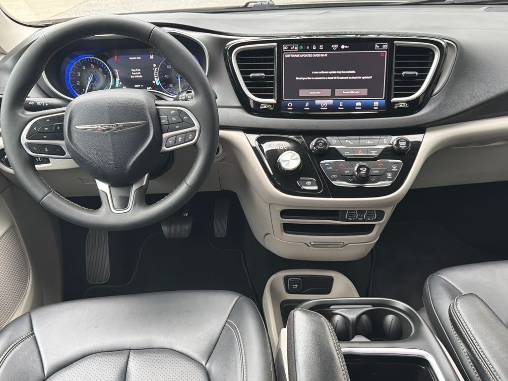 Thumbnail: 2024 Chrysler Pacifica - 12