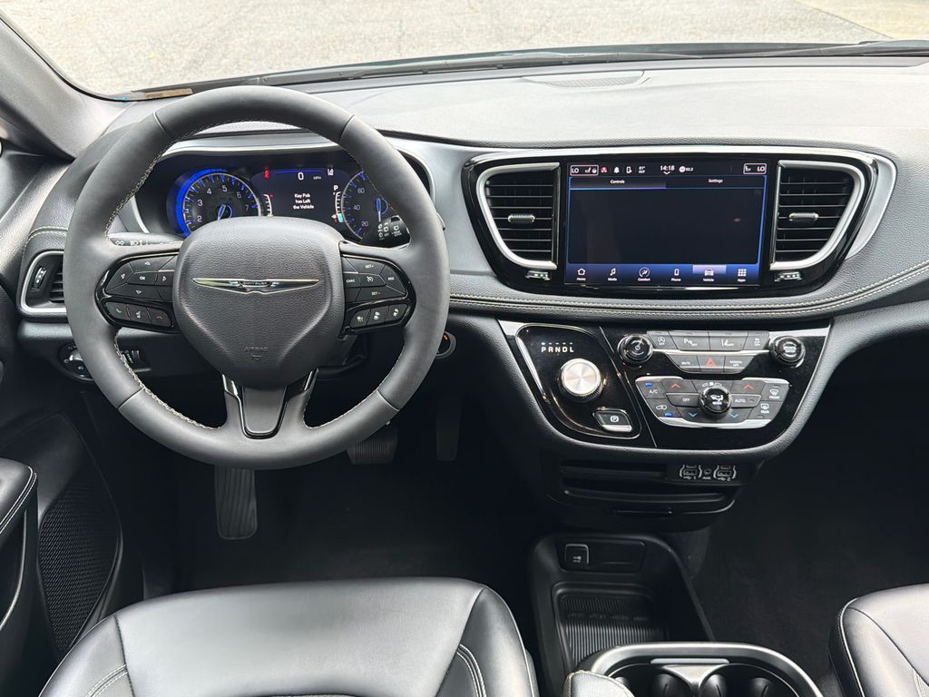 Thumbnail: 2024 Chrysler Pacifica - 12