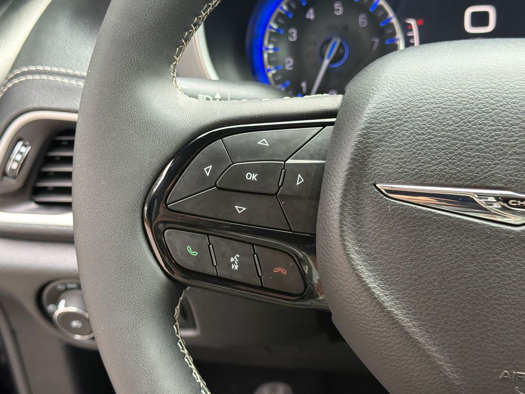 Thumbnail: 2024 Chrysler Pacifica - 26