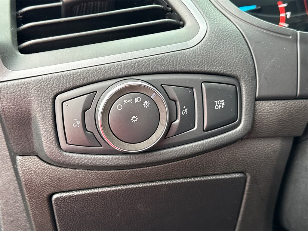 Thumbnail: 2020 Ford Edge - 32