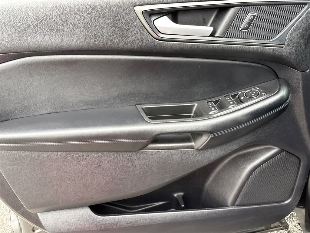 Thumbnail: 2020 Ford Edge - 21