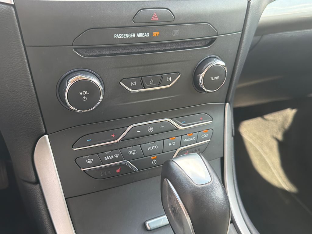Thumbnail: 2018 Ford Edge - 15