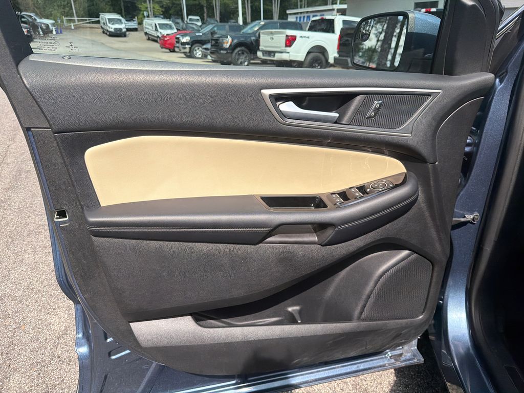 Thumbnail: 2018 Ford Edge - 22