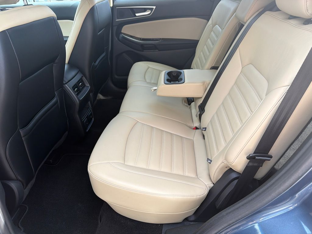 Thumbnail: 2018 Ford Edge - 25