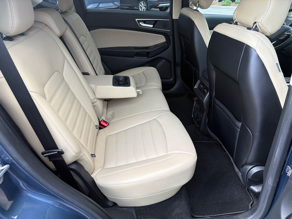 Thumbnail: 2018 Ford Edge - 11