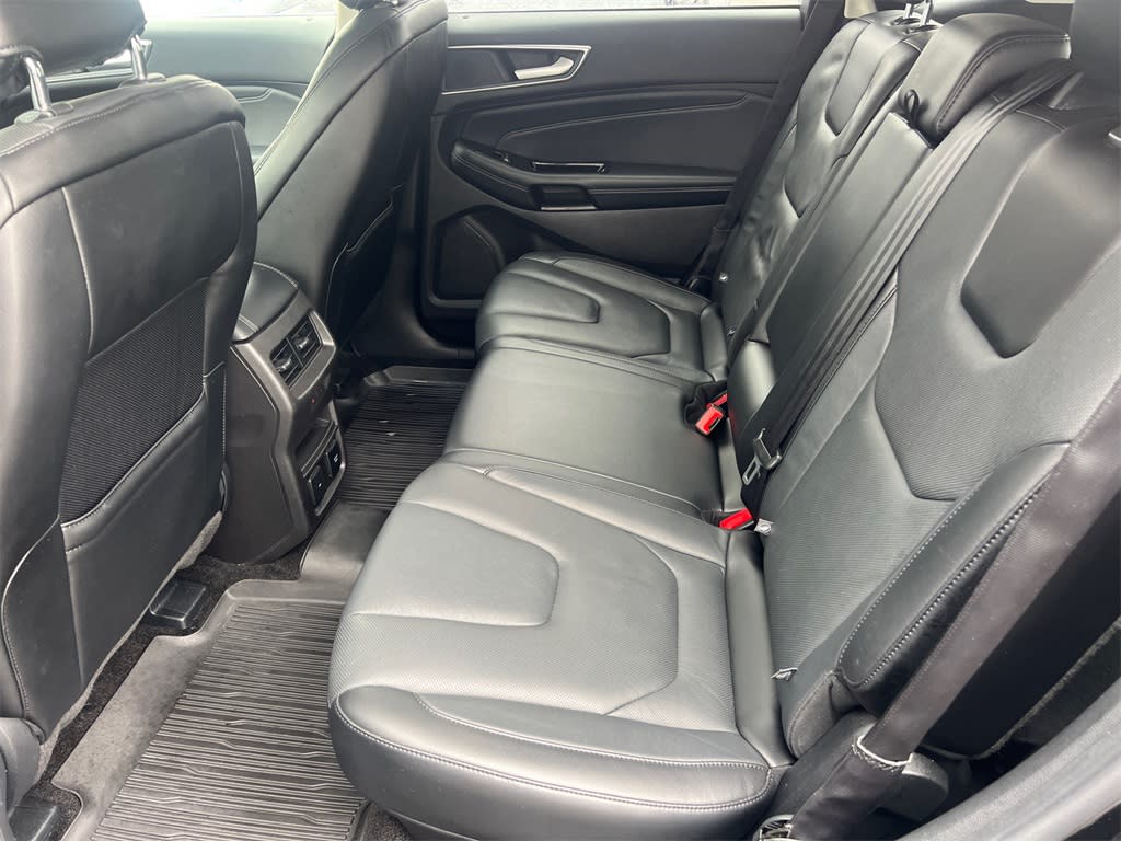 2018 Ford Edge Titanium 23