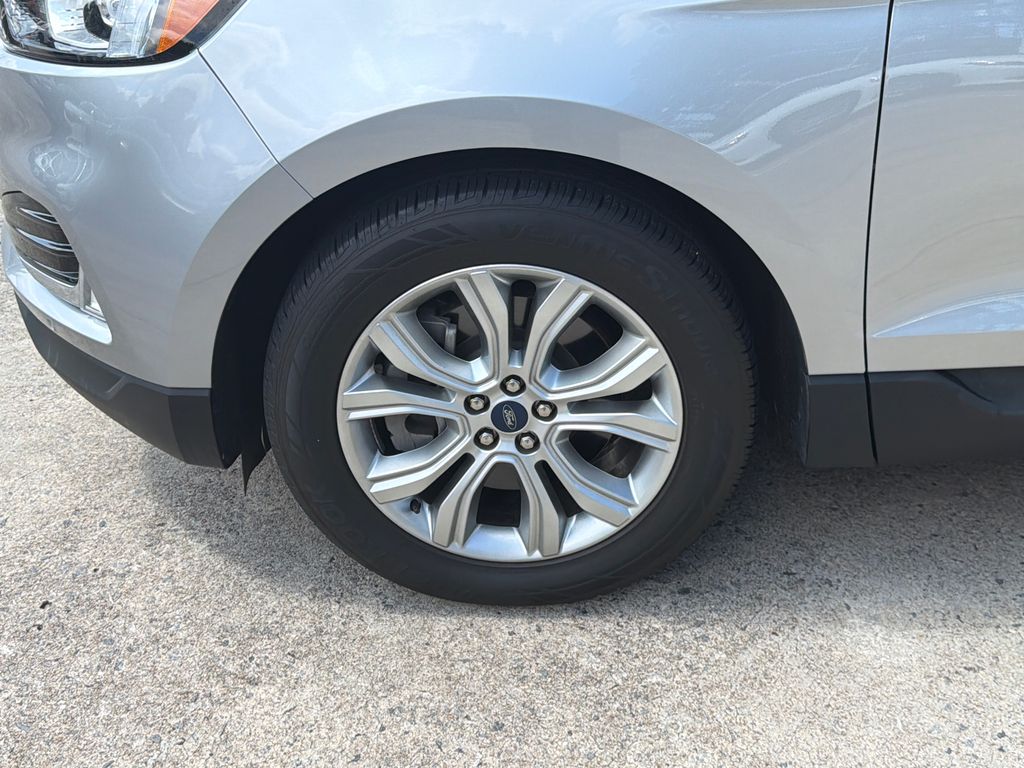 Thumbnail: 2021 Ford Edge - 7