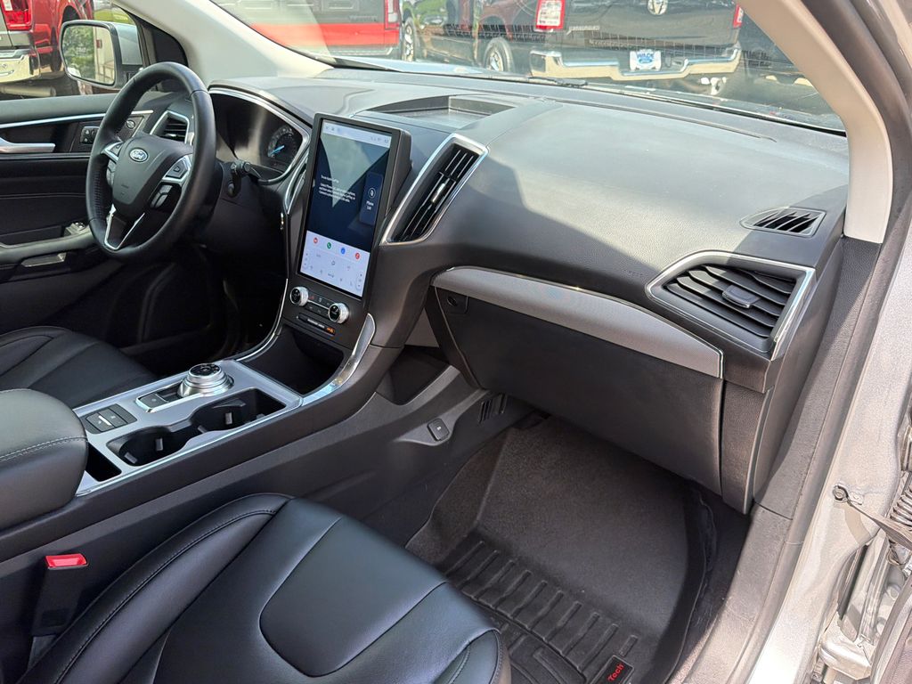 Thumbnail: 2021 Ford Edge - 2