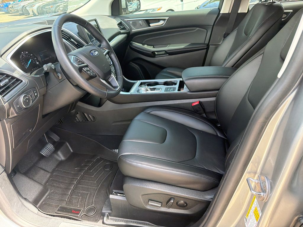 Thumbnail: 2021 Ford Edge - 9