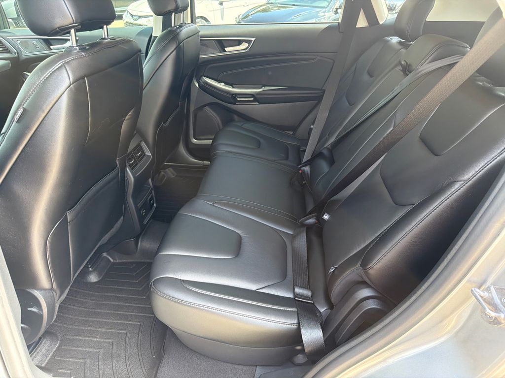 Thumbnail: 2021 Ford Edge - 25