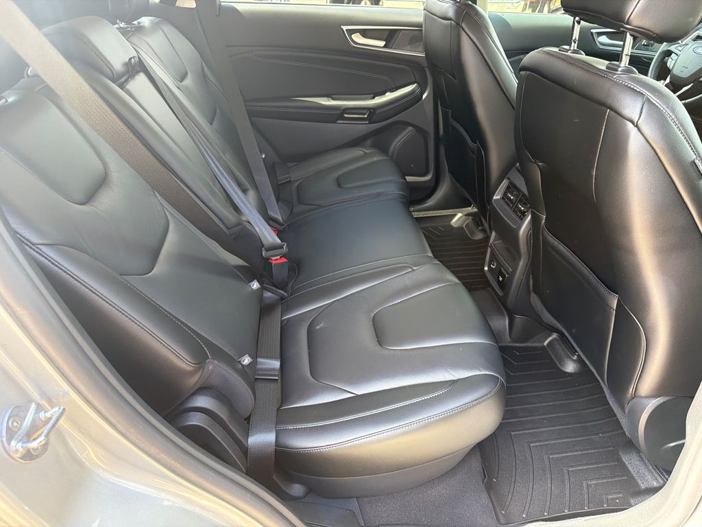 Thumbnail: 2021 Ford Edge - 11