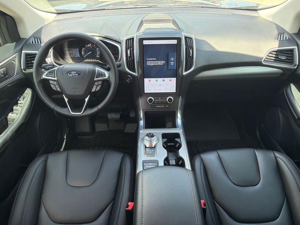 Thumbnail: 2021 Ford Edge - 8