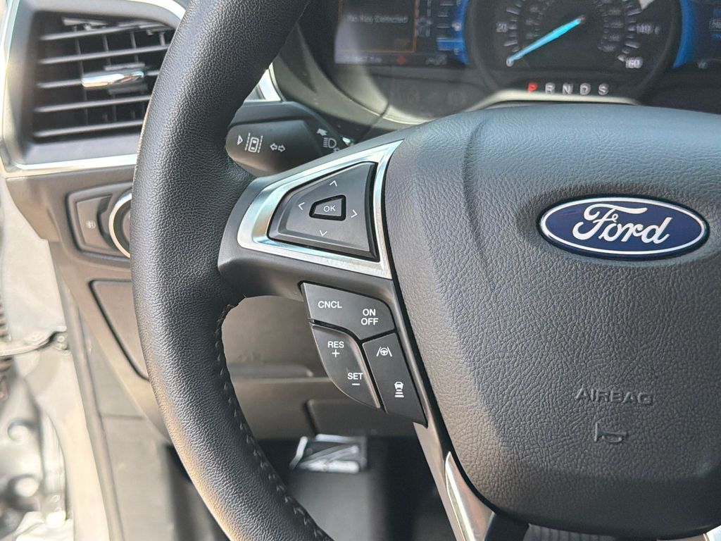 Thumbnail: 2021 Ford Edge - 27