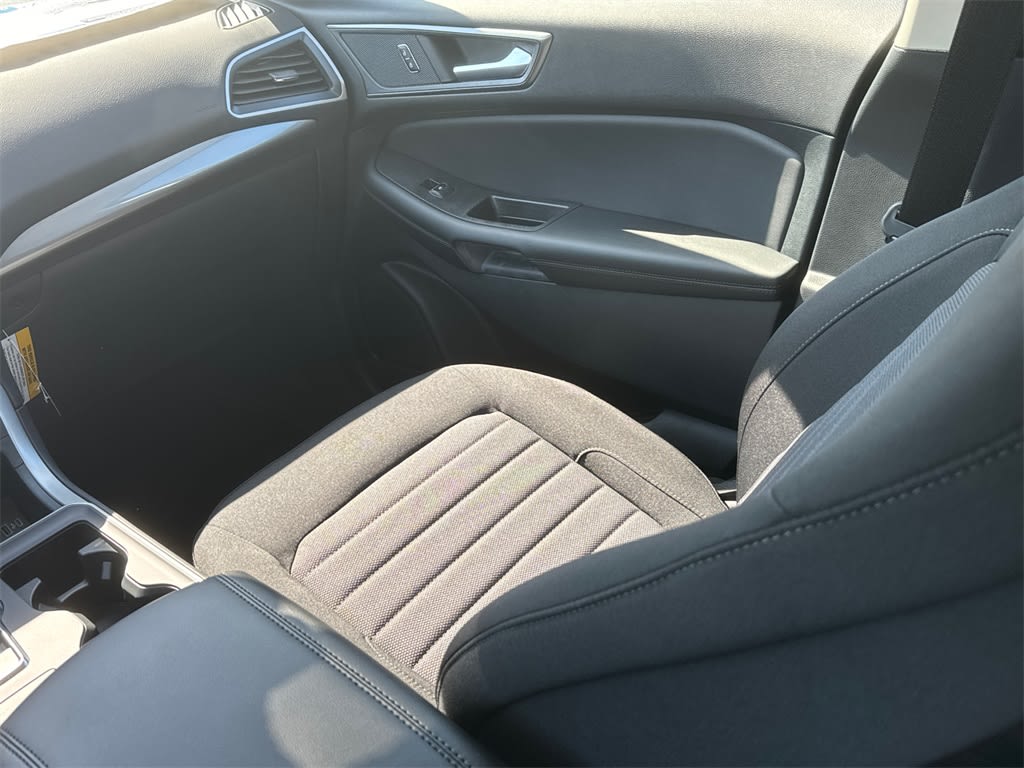 Thumbnail: 2024 Ford Edge - 24