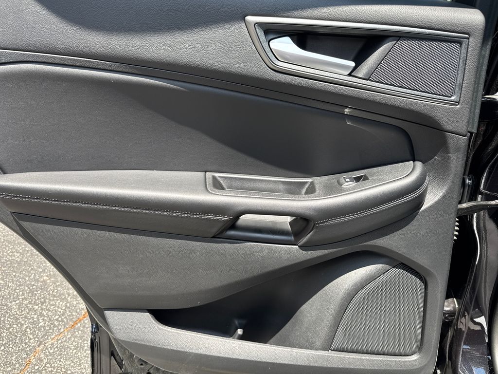 Thumbnail: 2024 Ford Edge - 23