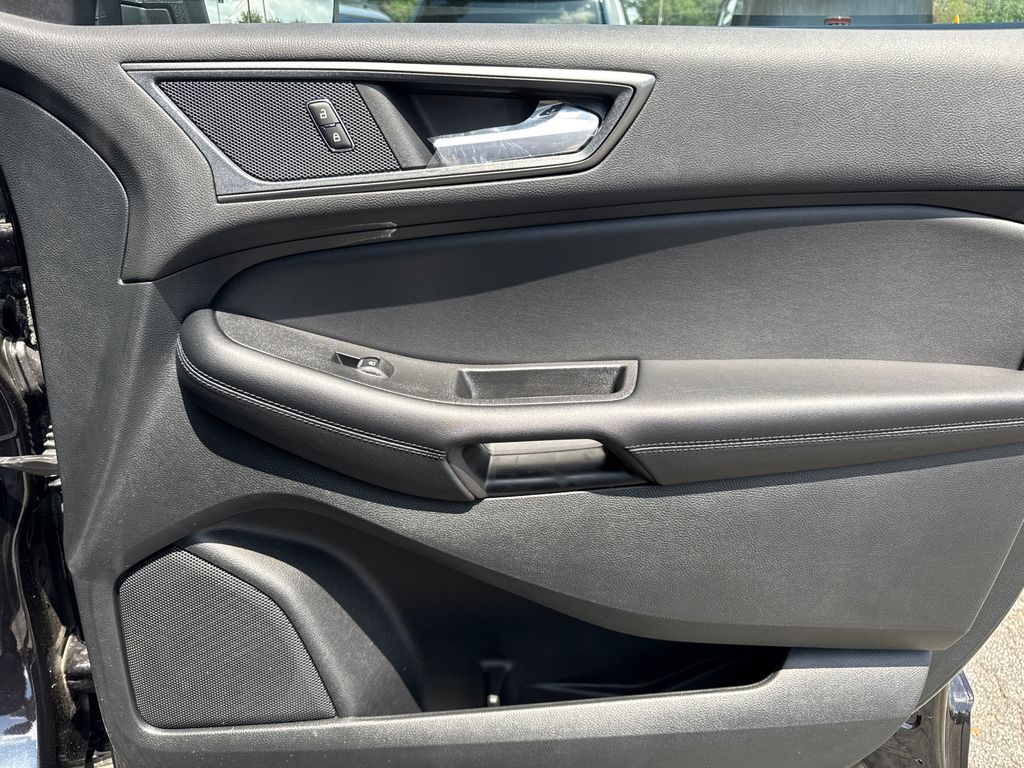 Thumbnail: 2024 Ford Edge - 20
