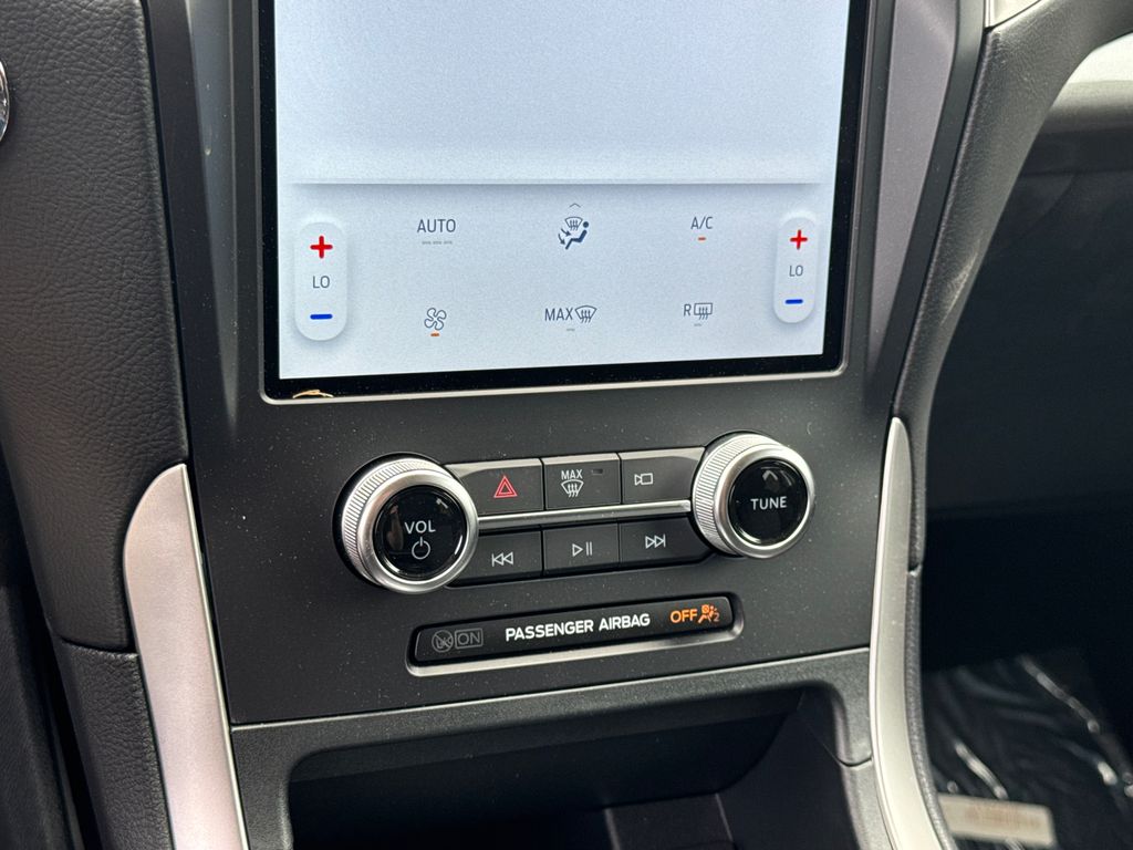 Thumbnail: 2024 Ford Edge - 28