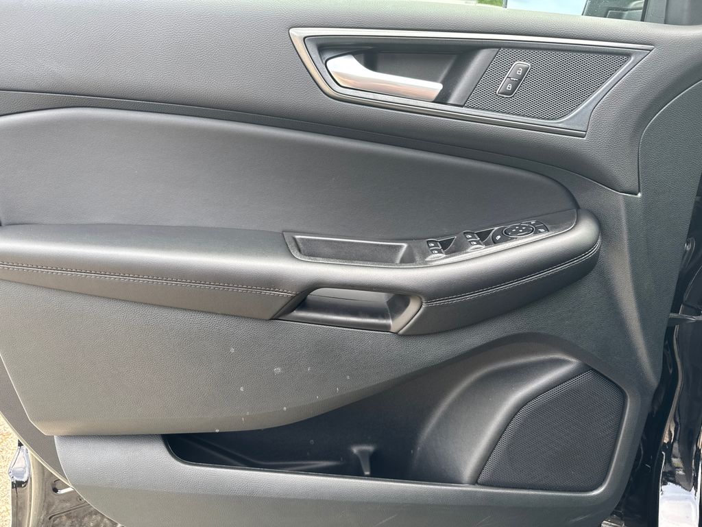 Thumbnail: 2024 Ford Edge - 22