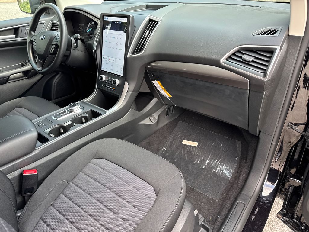 Thumbnail: 2024 Ford Edge - 23