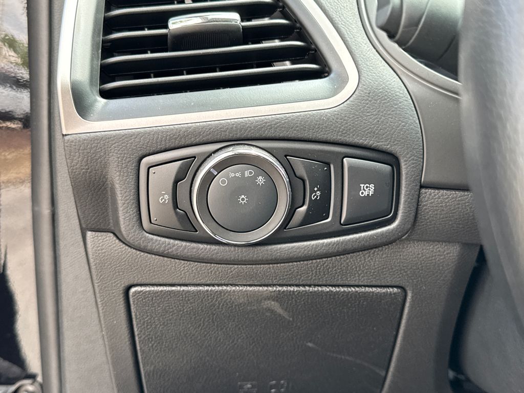 Thumbnail: 2024 Ford Edge - 31