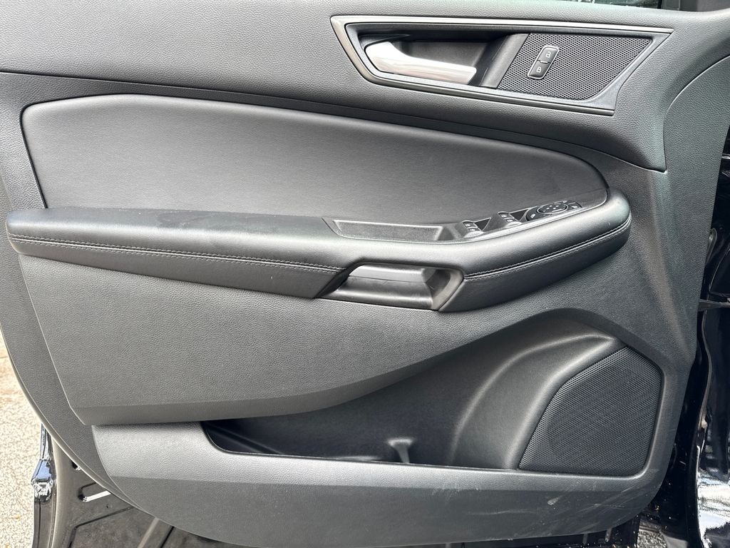 Thumbnail: 2024 Ford Edge - 22