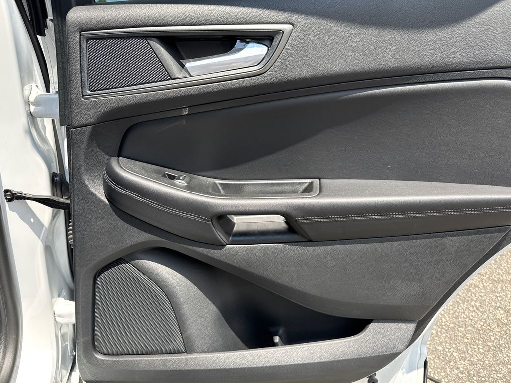 Thumbnail: 2024 Ford Edge - 24