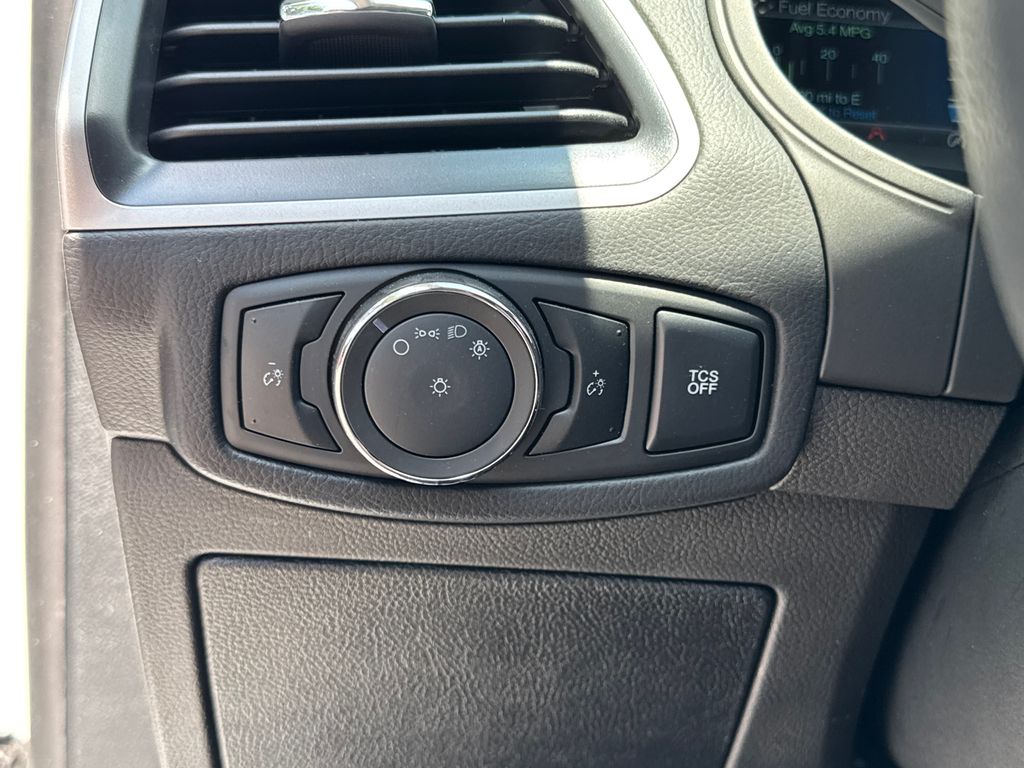 Thumbnail: 2024 Ford Edge - 32