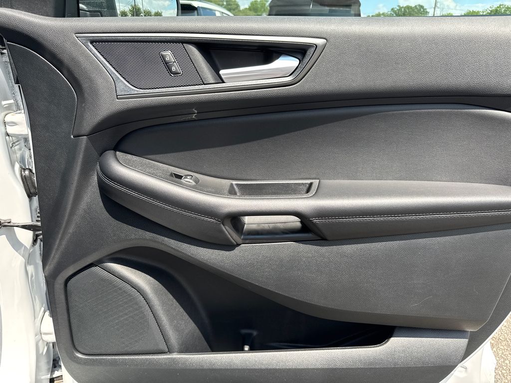 Thumbnail: 2024 Ford Edge - 23