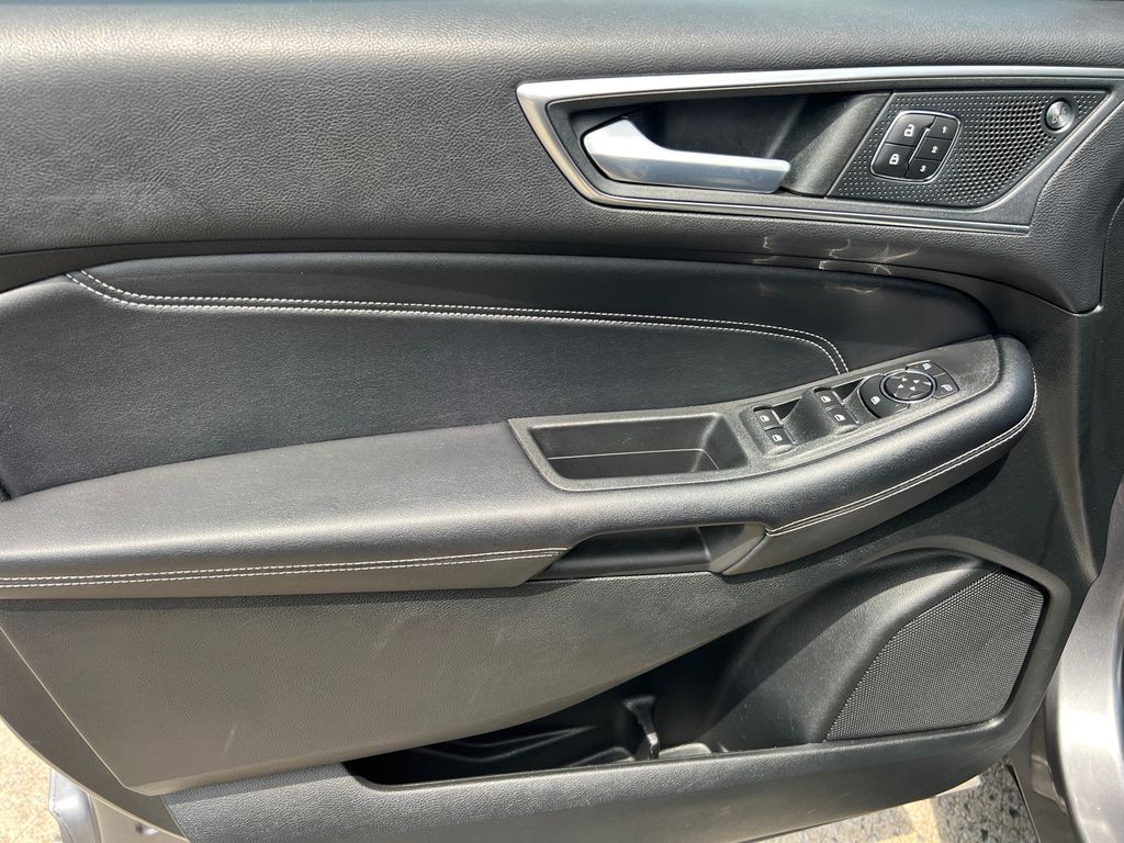Thumbnail: 2022 Ford Edge - 20