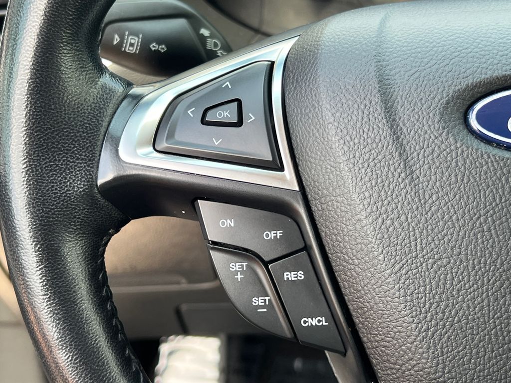 Thumbnail: 2022 Ford Edge - 30