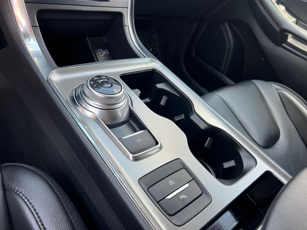 Thumbnail: 2022 Ford Edge - 13