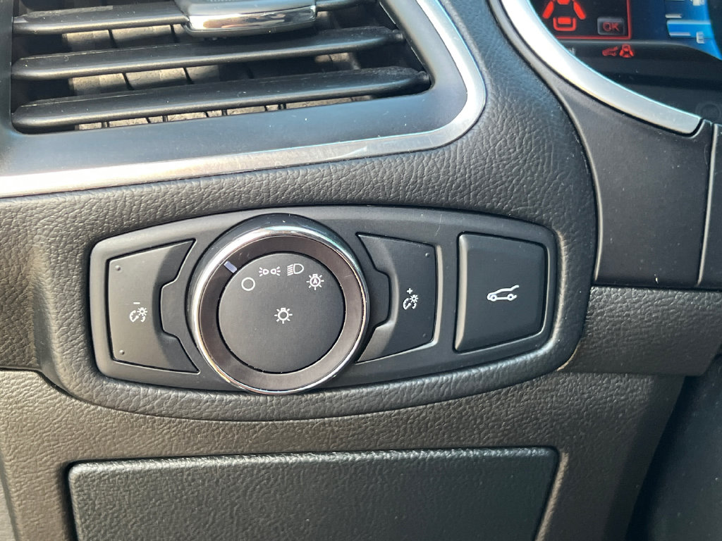 Thumbnail: 2018 Ford Edge - 33