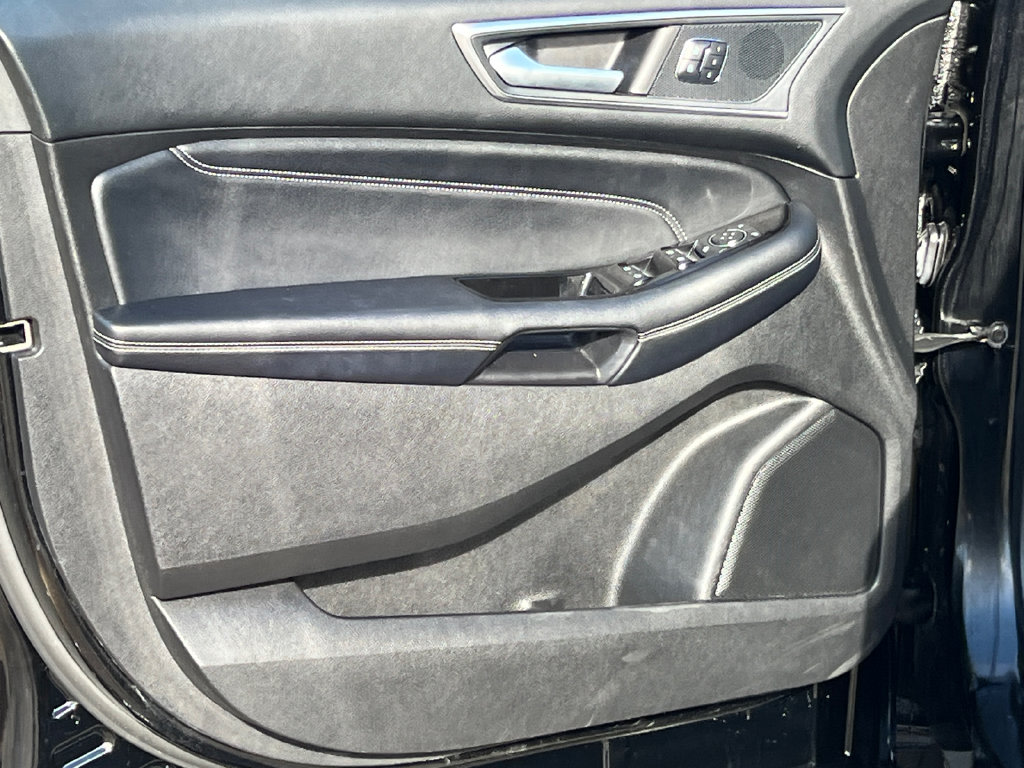 Thumbnail: 2018 Ford Edge - 21
