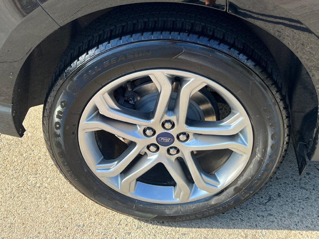 Thumbnail: 2018 Ford Edge - 25