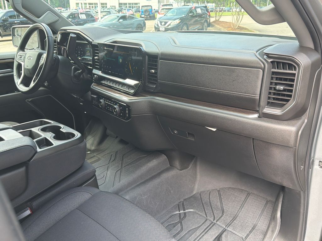 Thumbnail: 2025 Chevrolet Silverado 1500 - 2
